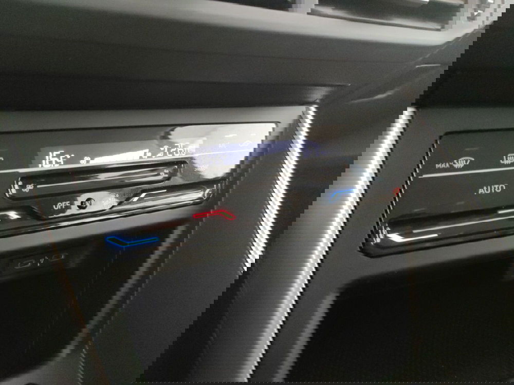 Volkswagen Taigo usata a Napoli (16)