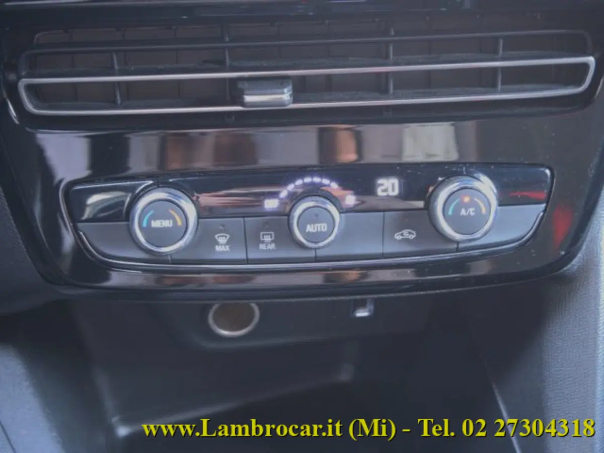 Opel Mokka usata a Milano (16)