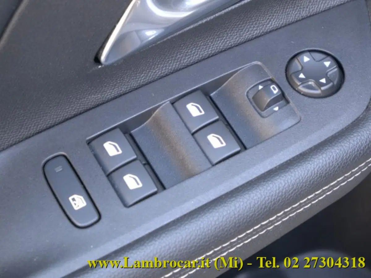 Opel Mokka usata a Milano (19)