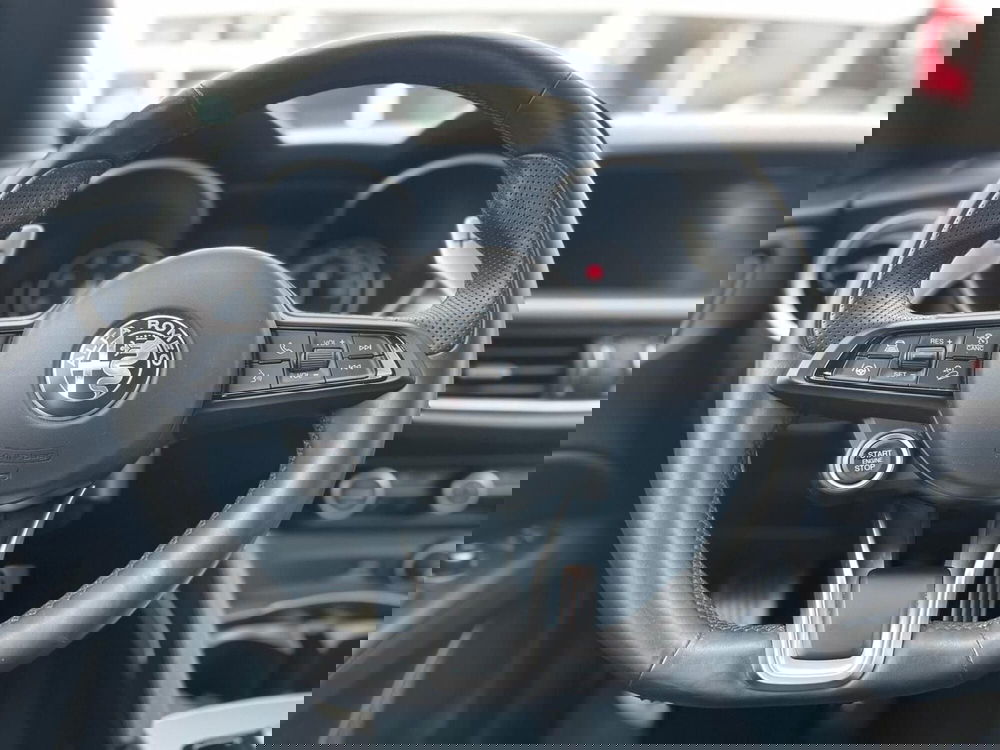 Alfa Romeo Stelvio usata a Ancona (11)