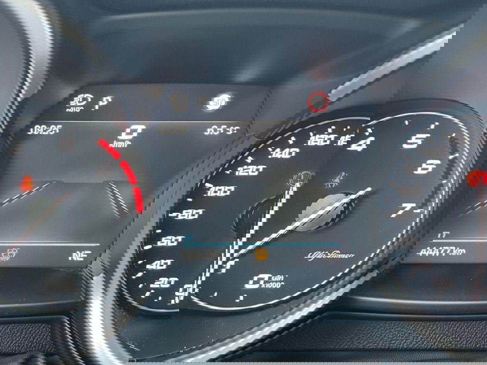 Alfa Romeo Stelvio usata a Ancona (12)