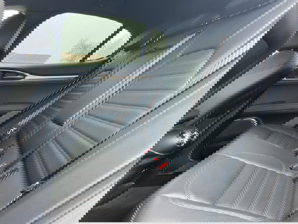 Alfa Romeo Stelvio usata a Ancona (18)