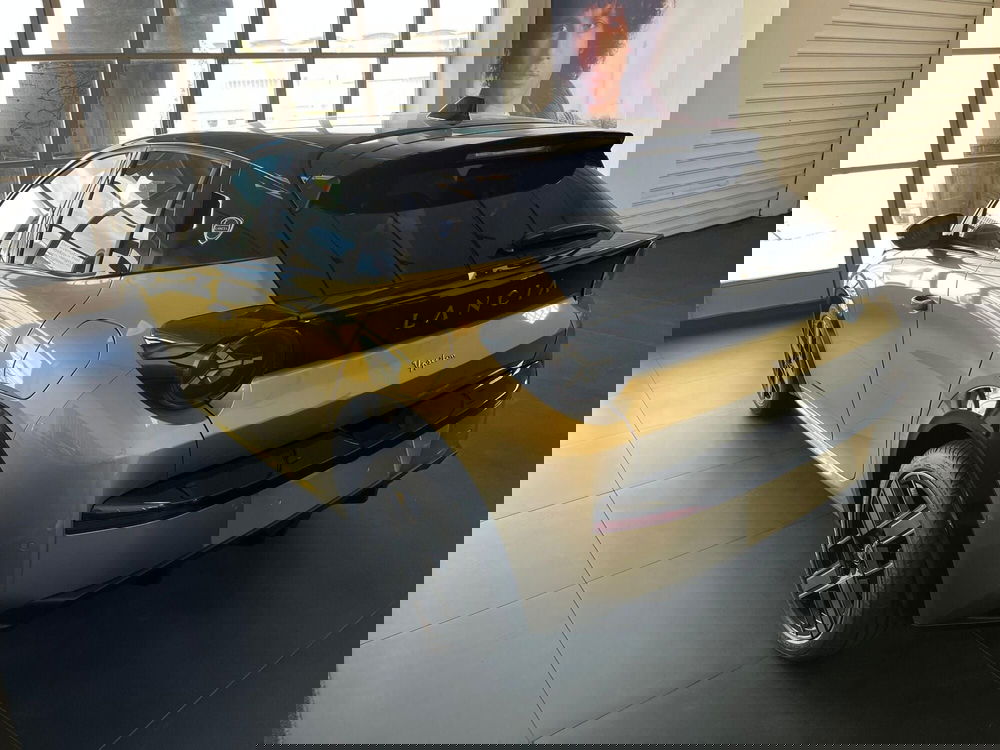 Lancia Ypsilon nuova a Lucca (6)