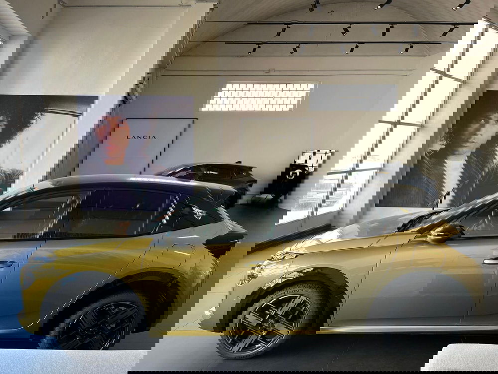 Lancia Ypsilon nuova a Lucca (7)