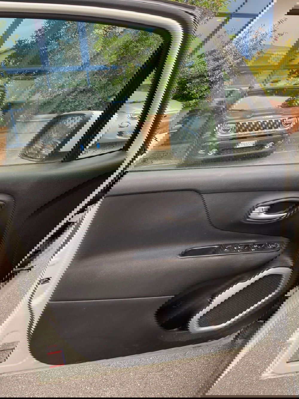 Jeep Renegade usata a Lucca (11)