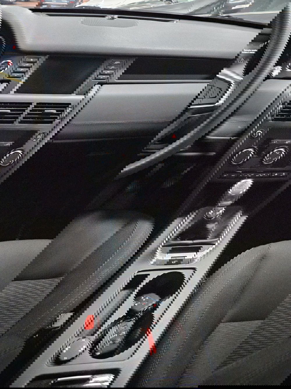 Land Rover Discovery Sport usata a Lucca (12)