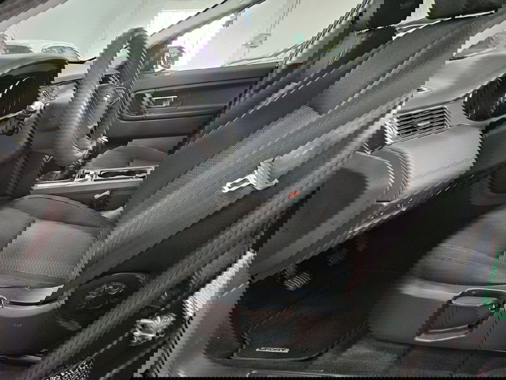 Land Rover Discovery Sport usata a Lucca (8)