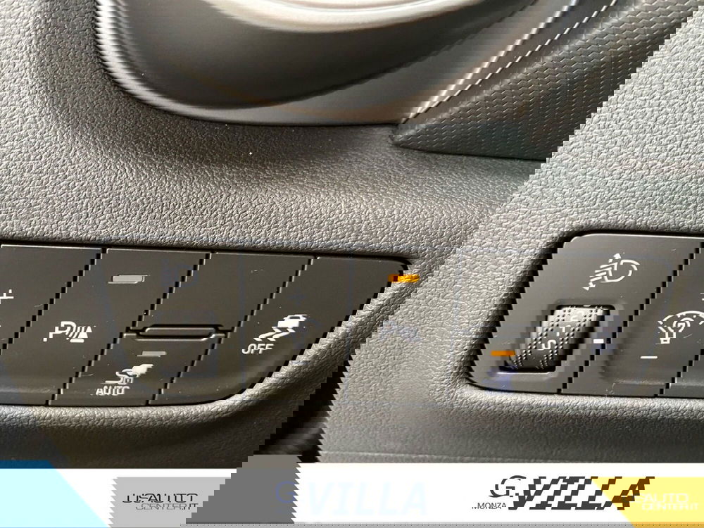 Hyundai Kona nuova a Monza e Brianza (15)