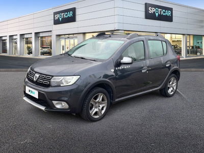 Dacia Sandero Stepway 1.0 TCe 100 CV ECO-G Comfort del 2020 usata a Foggia
