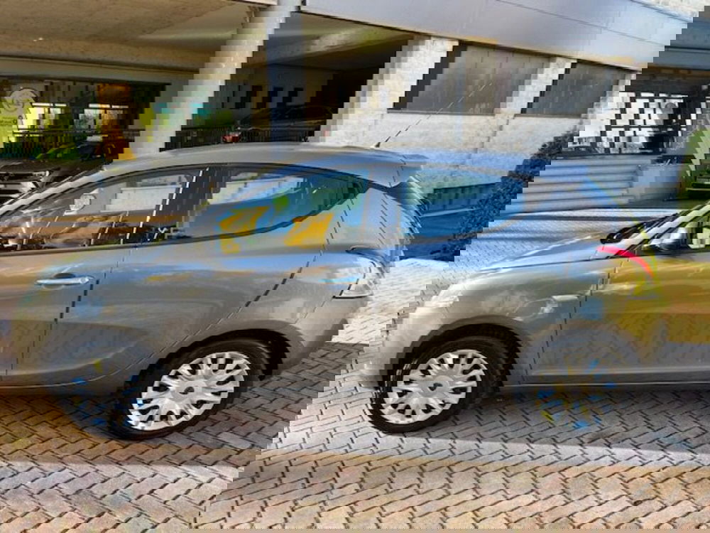 Lancia Ypsilon usata a Brescia (11)