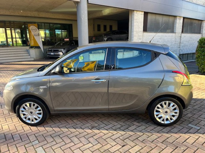 Lancia Ypsilon usata a Brescia (11)