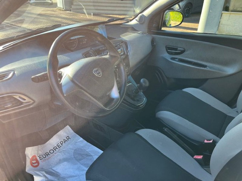 Lancia Ypsilon usata a Brescia (12)