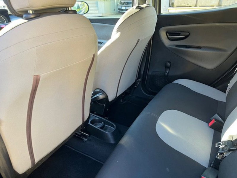 Lancia Ypsilon usata a Brescia (15)
