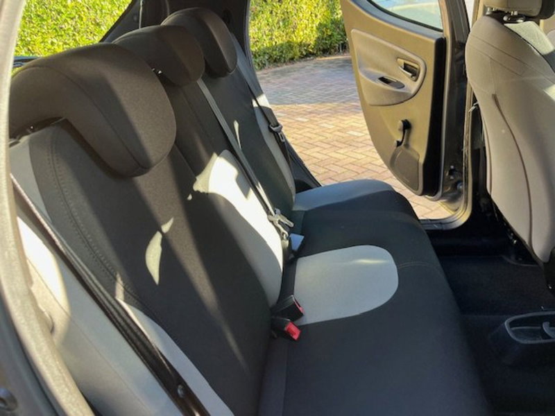Lancia Ypsilon usata a Brescia (18)