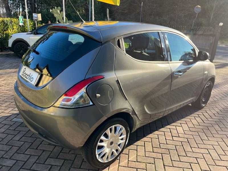 Lancia Ypsilon usata a Brescia (5)