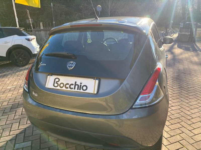 Lancia Ypsilon usata a Brescia (6)