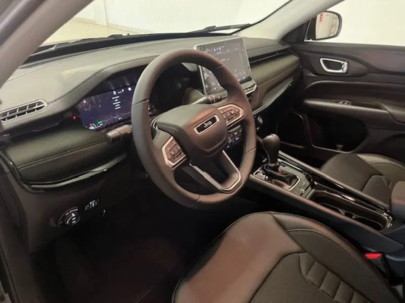 Jeep Compass nuova a Brescia (17)