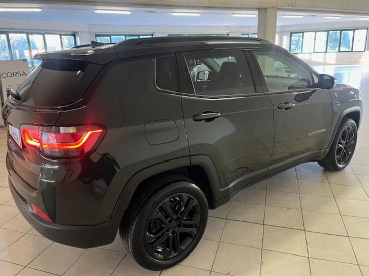 Jeep Compass nuova a Brescia (7)