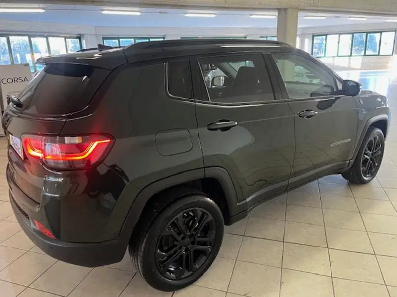 Jeep Compass nuova a Brescia (7)