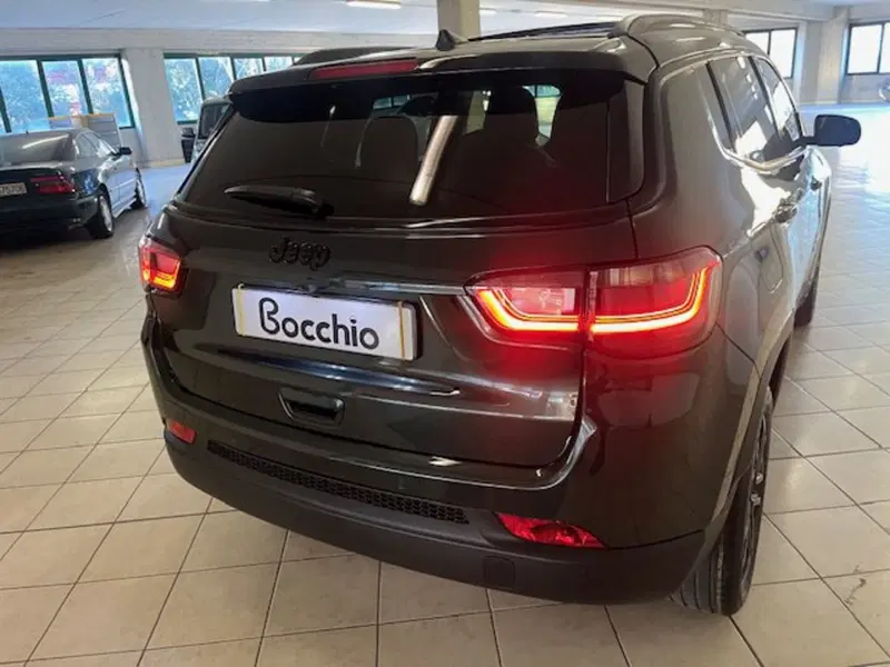 Jeep Compass nuova a Brescia (8)
