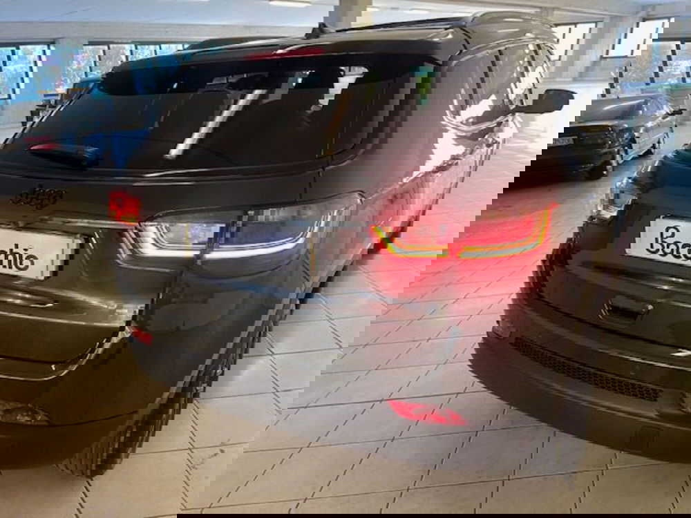 Jeep Compass nuova a Brescia (8)