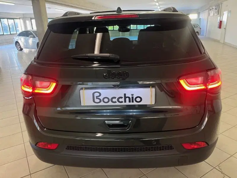 Jeep Compass nuova a Brescia (9)