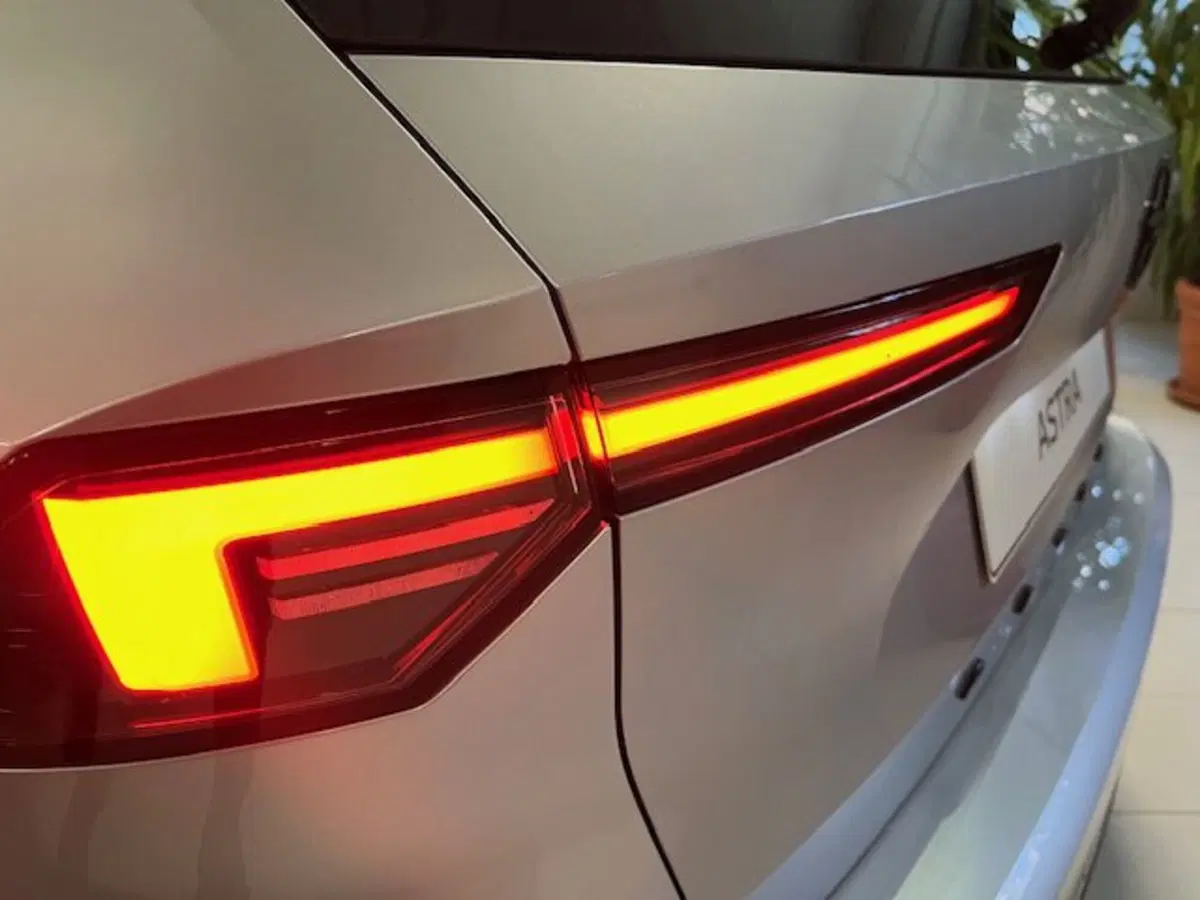 Opel Astra Station Wagon nuova a Brescia (10)