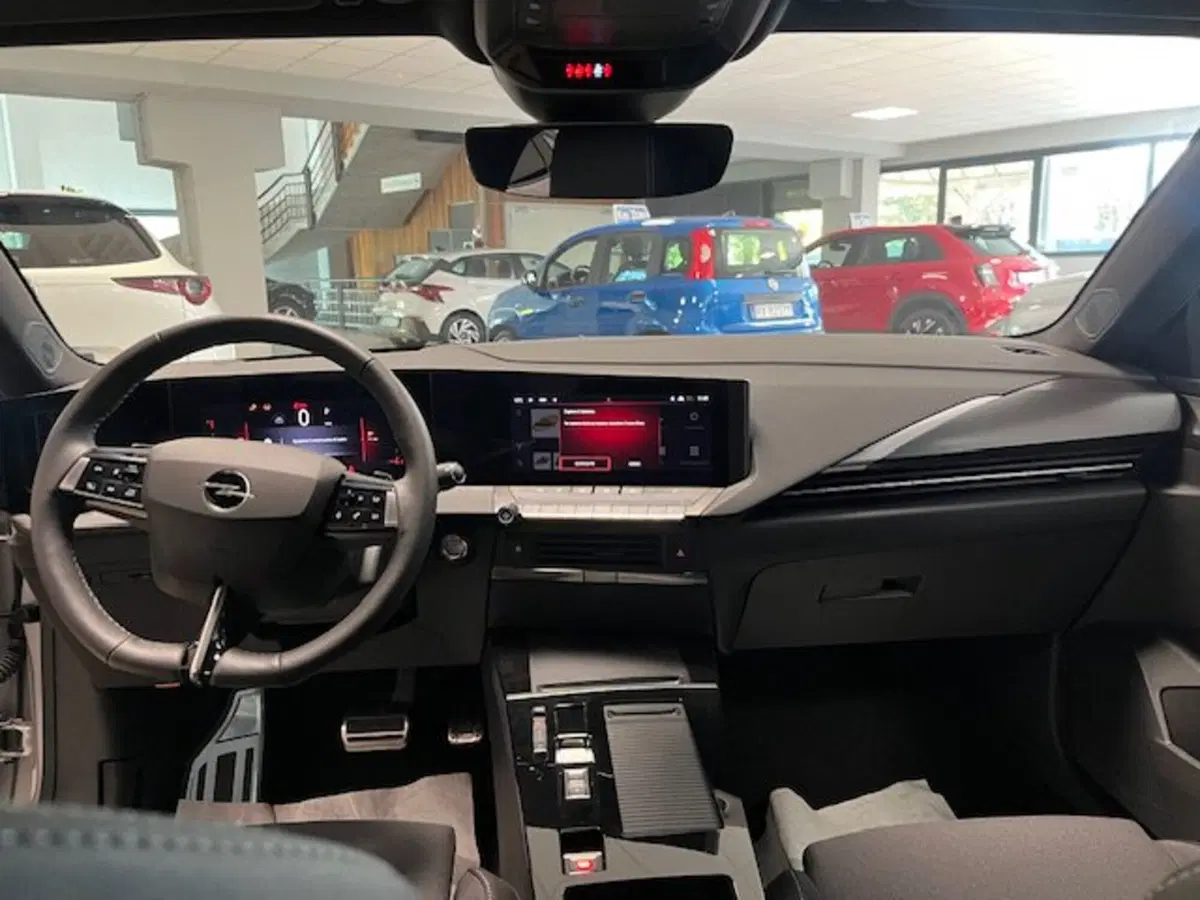 Opel Astra Station Wagon nuova a Brescia (11)