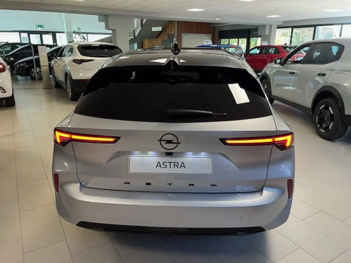 Opel Astra Station Wagon nuova a Brescia (6)