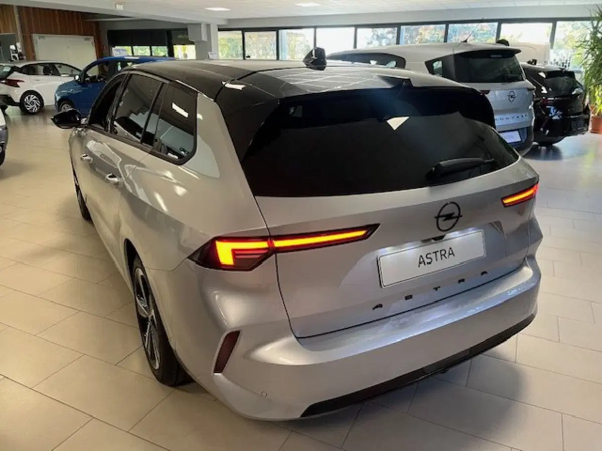 Opel Astra Station Wagon nuova a Brescia (7)