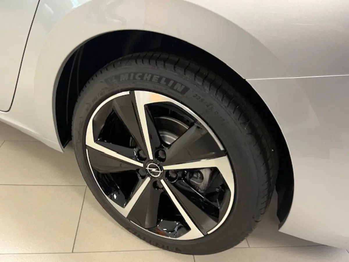 Opel Astra Station Wagon nuova a Brescia (9)