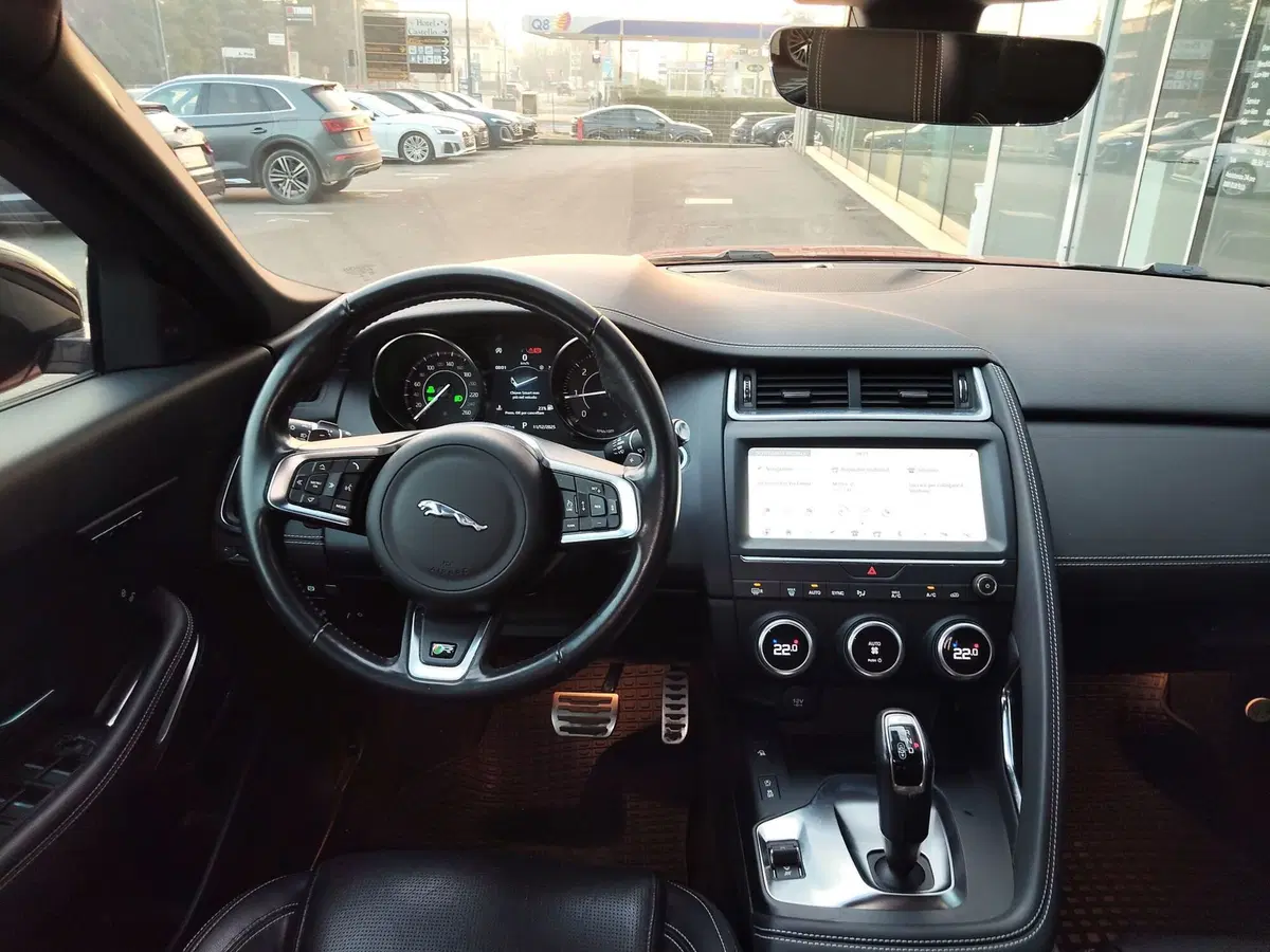 Jaguar E-Pace usata a Modena (7)