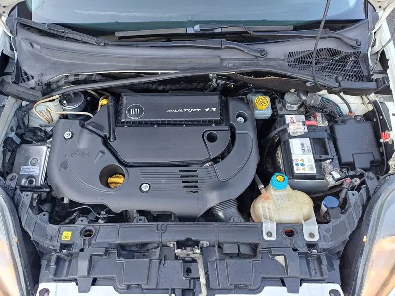 Fiat Grande Punto usata a Modena (13)