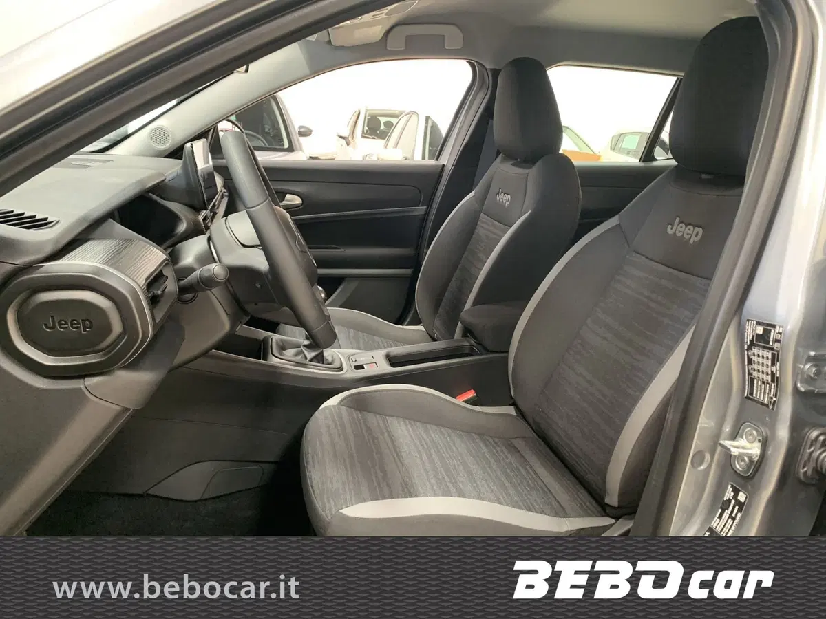 Jeep Avenger nuova a Torino (12)