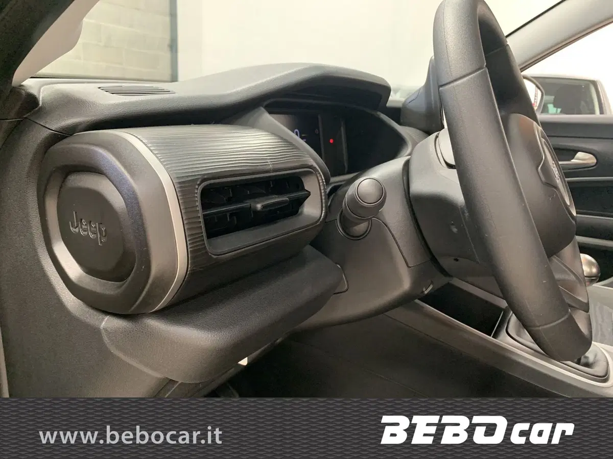 Jeep Avenger nuova a Torino (14)