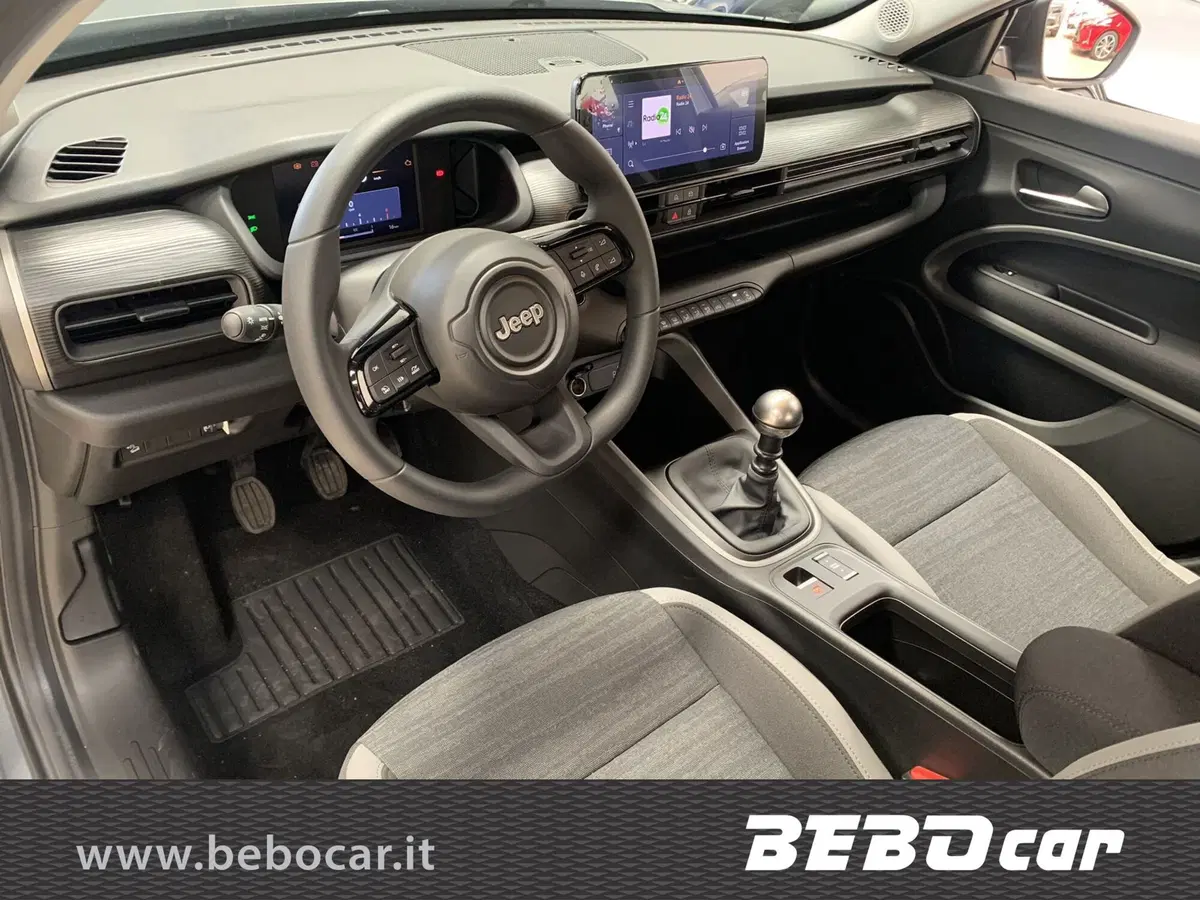 Jeep Avenger nuova a Torino (15)