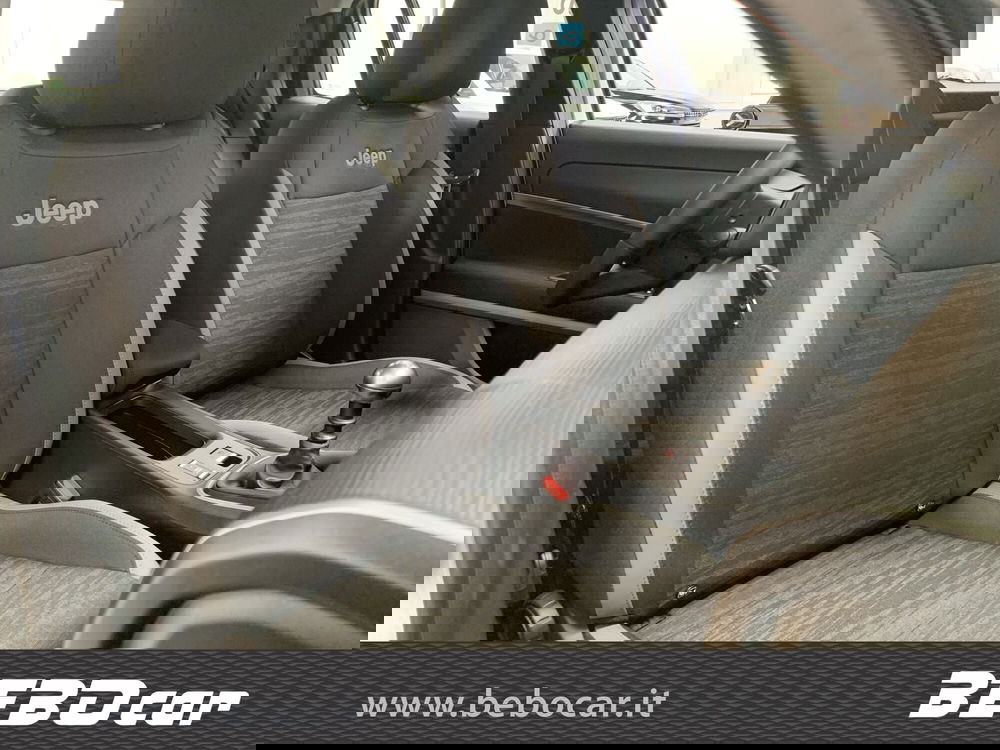 Jeep Avenger nuova a Torino (16)