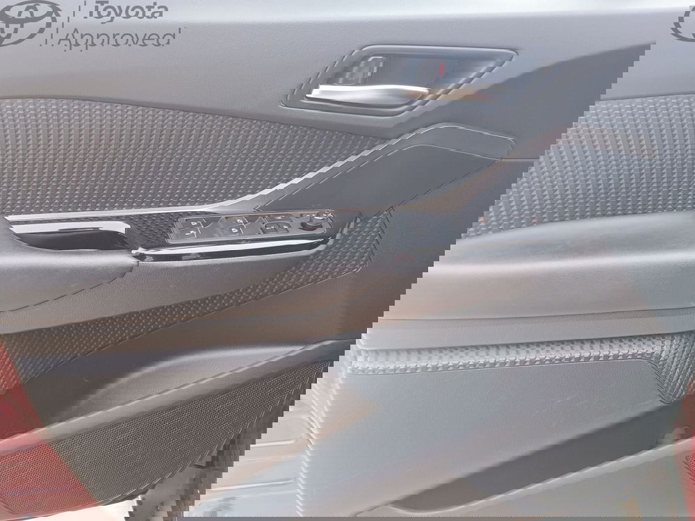 Toyota Toyota C-HR usata a Reggio Calabria (11)