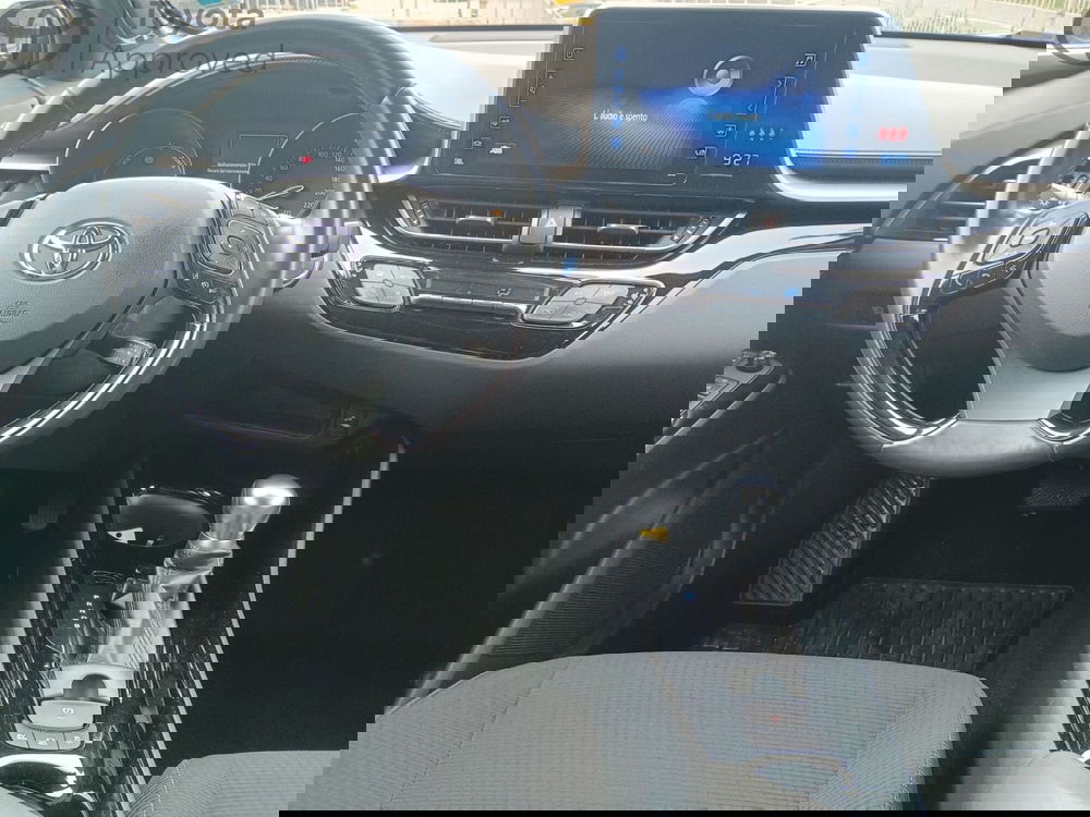 Toyota Toyota C-HR usata a Reggio Calabria (8)