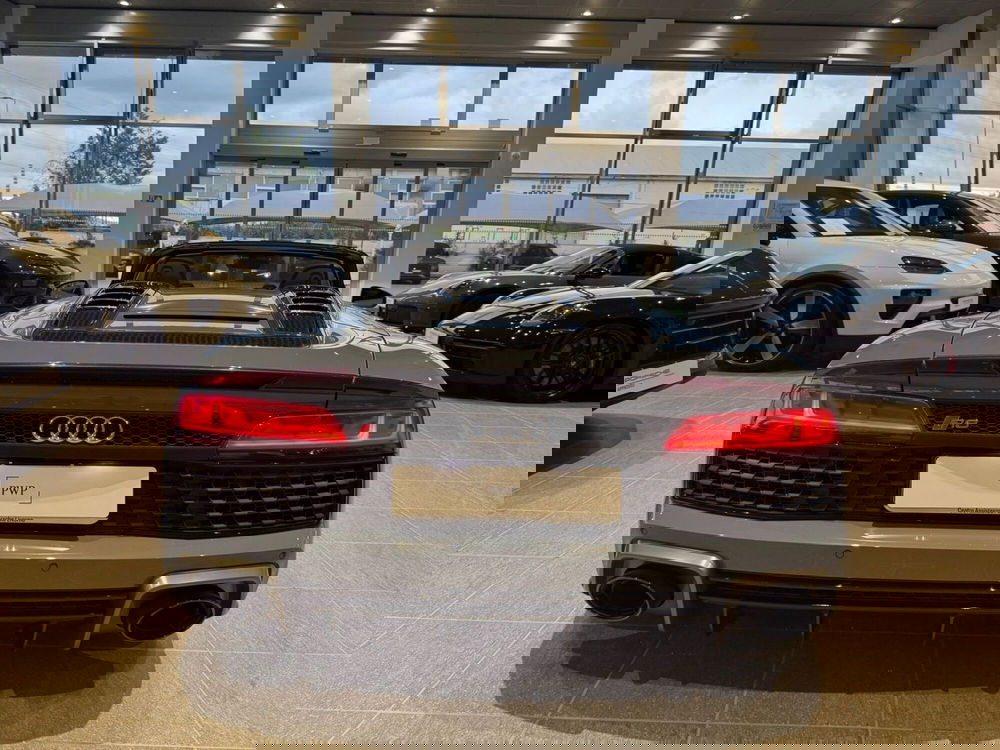 Audi R8 Cabrio usata a Firenze (19)