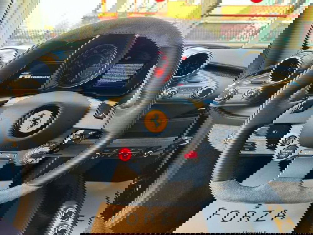 Ferrari F8 Coupé usata a Torino (7)