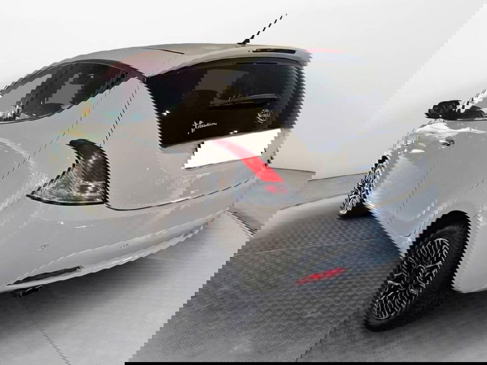 Lancia Ypsilon usata a Torino (6)