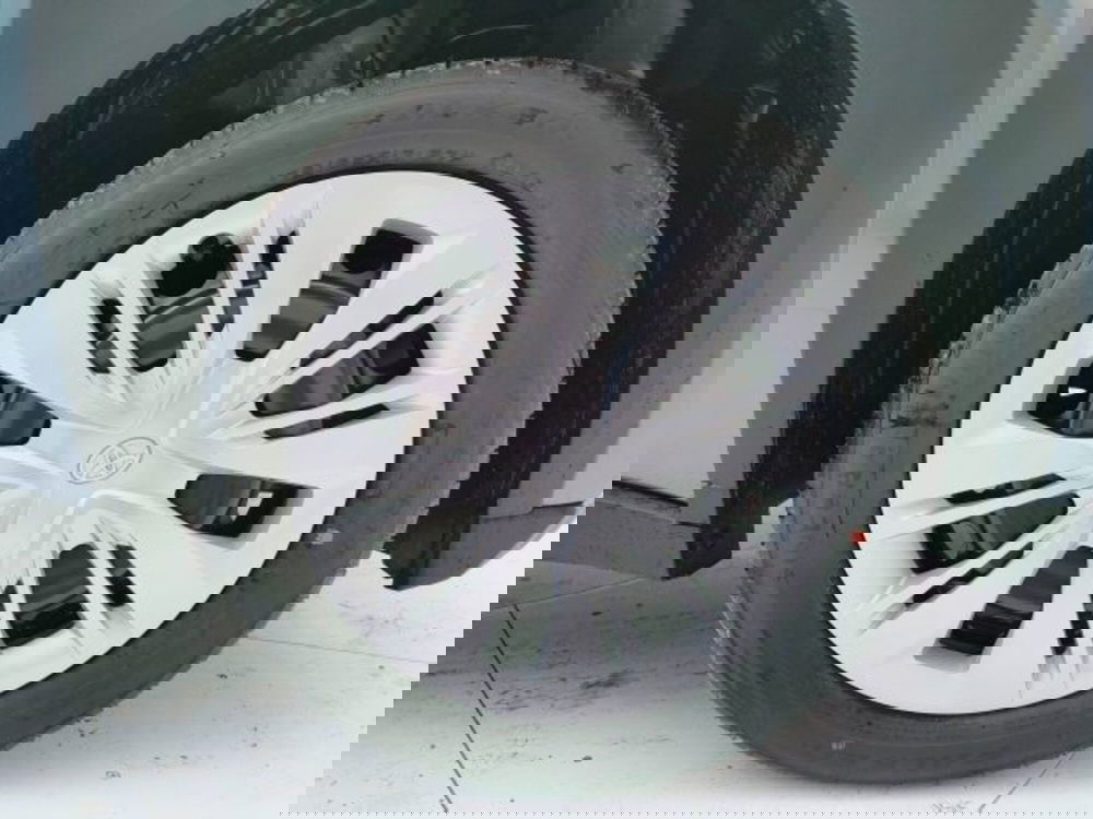 Toyota Aygo X nuova a Teramo (8)