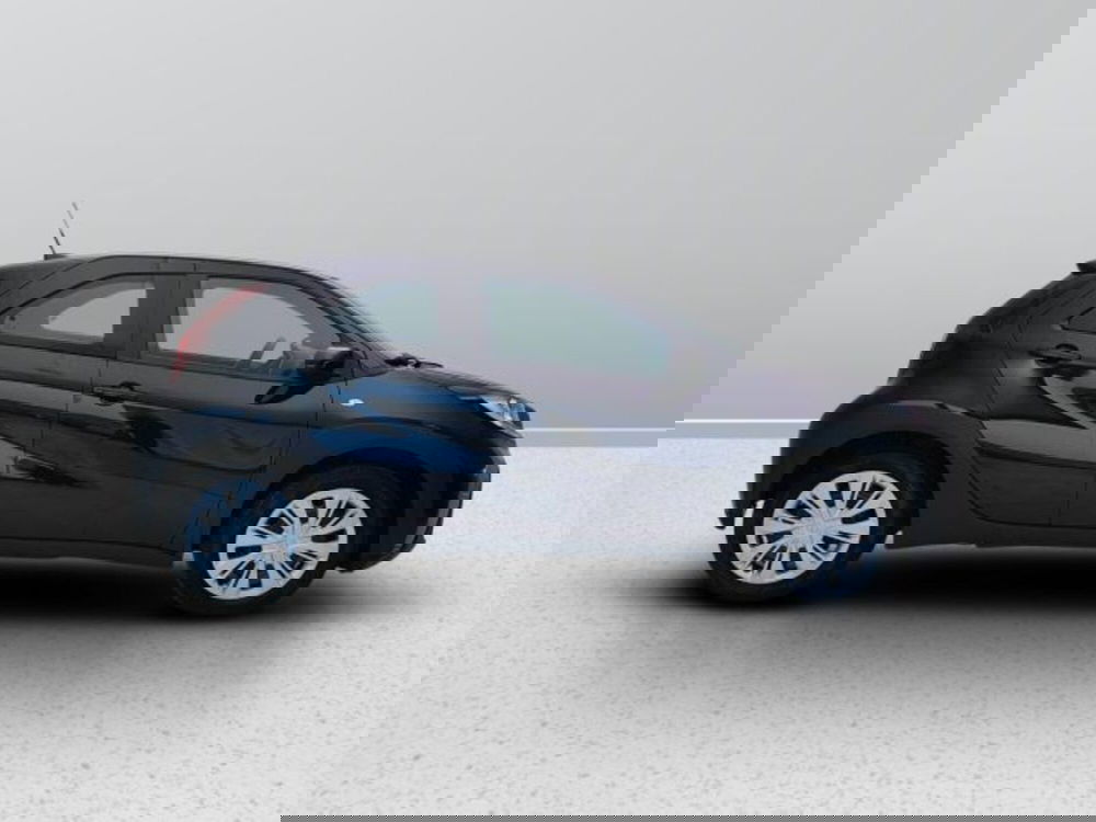 Toyota Aygo X nuova a Teramo (7)