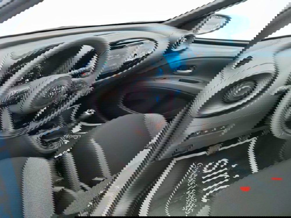 Toyota Aygo X nuova a Teramo (12)