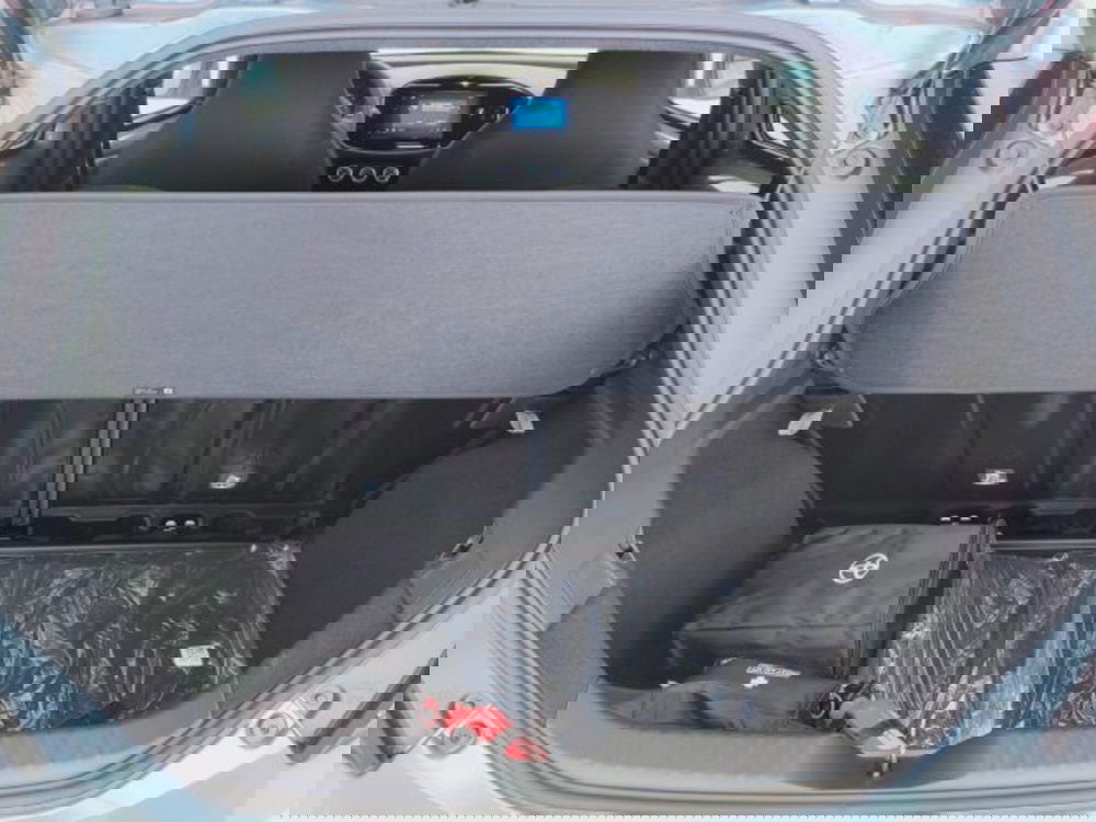 Toyota Aygo X nuova a Teramo (5)
