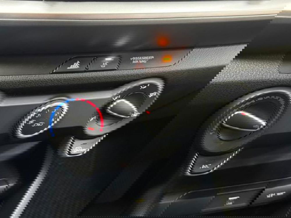 Kia Stonic usata a Como (16)