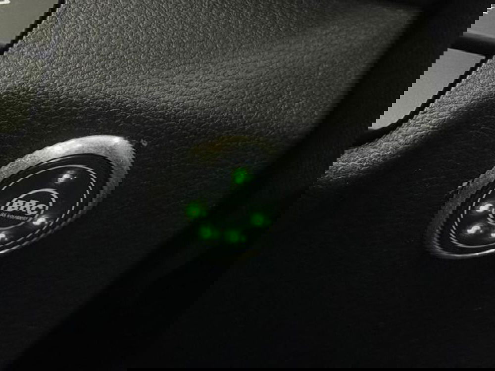 Kia Stonic usata a Como (12)