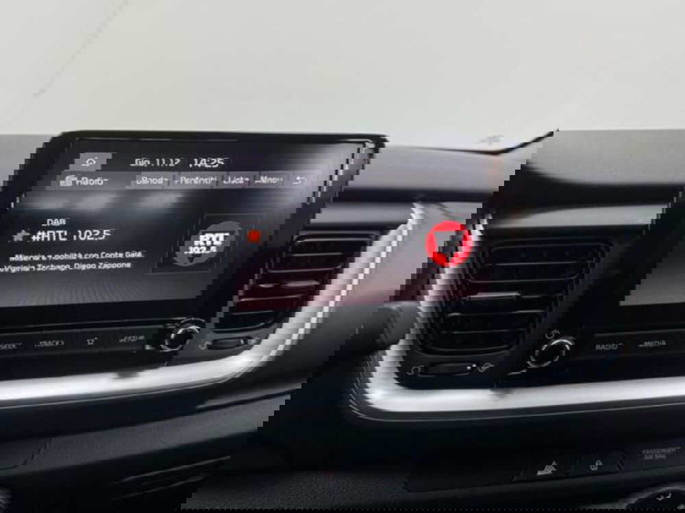 Kia Stonic usata a Como (13)