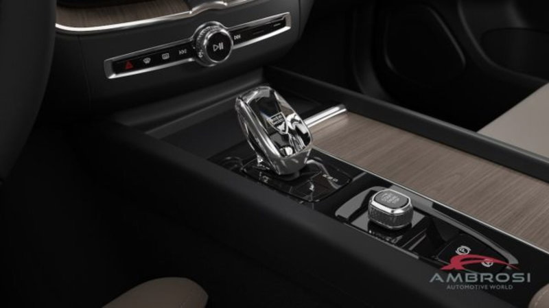 Volvo XC60 nuova a Perugia (15)